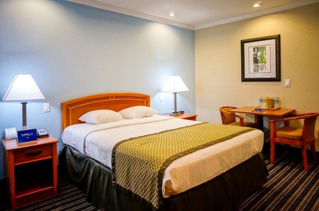 פאלו אלטו Hotel Parmani מראה חיצוני תמונה