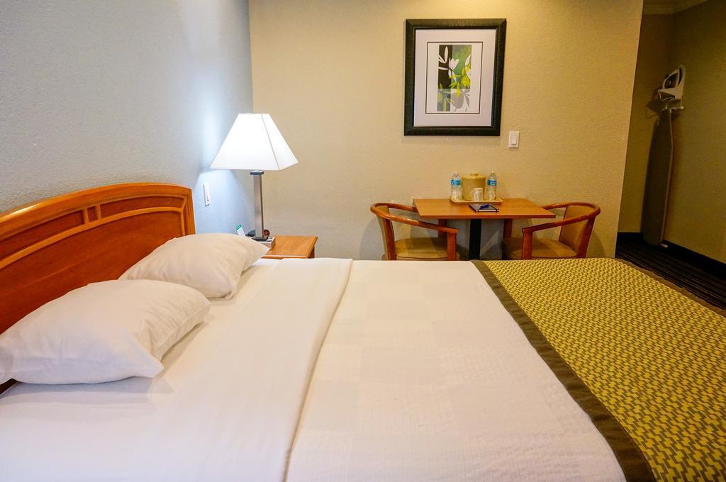פאלו אלטו Hotel Parmani מראה חיצוני תמונה
