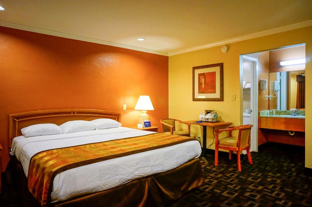 פאלו אלטו Hotel Parmani מראה חיצוני תמונה