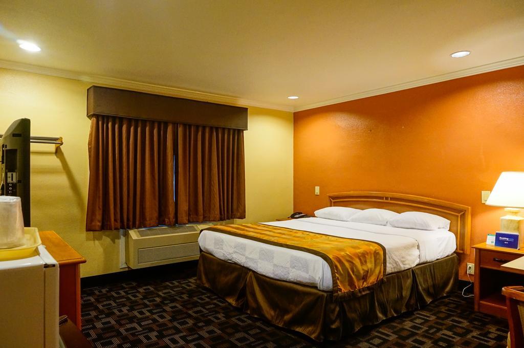 פאלו אלטו Hotel Parmani מראה חיצוני תמונה